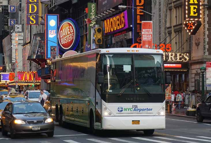 Golden Touch NYC Airporter Van Hool C2045 5705